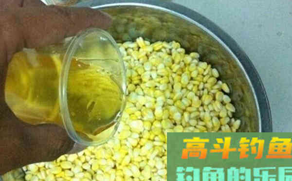 自制钓鱼小药，要多上鱼，不妨加一点