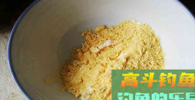 用桃酥做的窝料，诱鱼快留鱼久