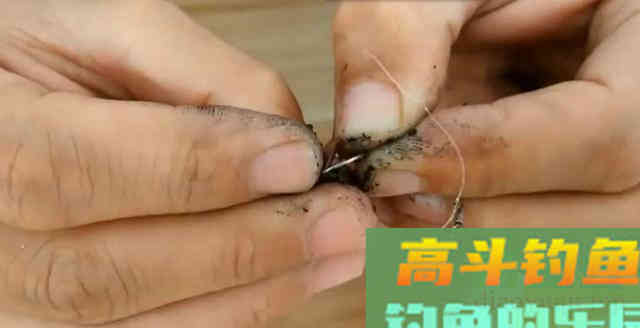 2种挂蚯蚓法，1种简单1种难，但各有优劣