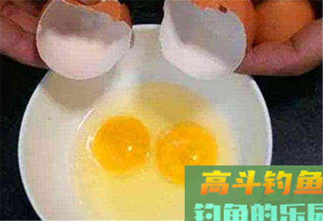 长竿短线钓春鲫，自制灰面和蘸小米，不用打窝都能爆护