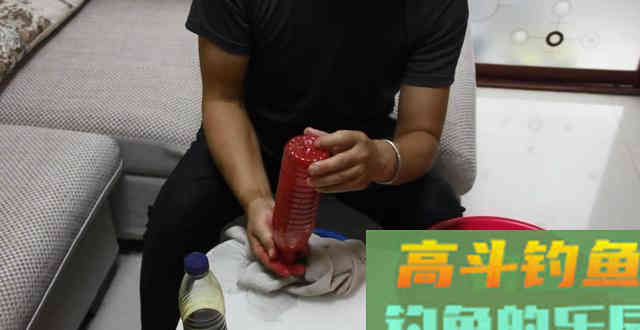 夏天想野钓大鱼，配一份这种自制饵吧