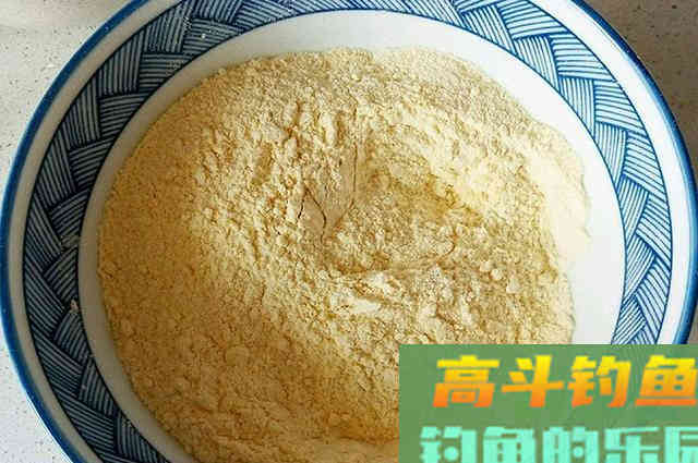 玉米粒在钓鱼中的3种用法，一年能省不少饵料钱