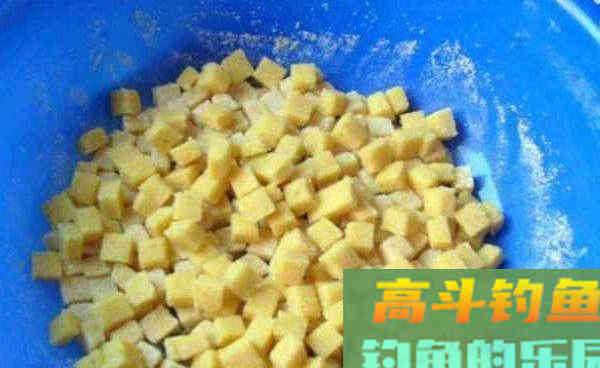 用这几款自制饵料，通杀鲫草鲤，酒香不怕鱼儿藏得深