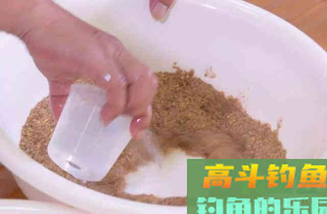 野钓时想要快速发窝，拉饵的这几个技巧要掌握