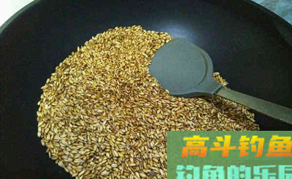 自制秋季钓大物饵料，小鱼不沾，通杀鲫草鲤