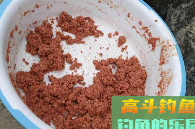 冬季要想钓好鲫鱼，必须事先了解的3个用饵绝活