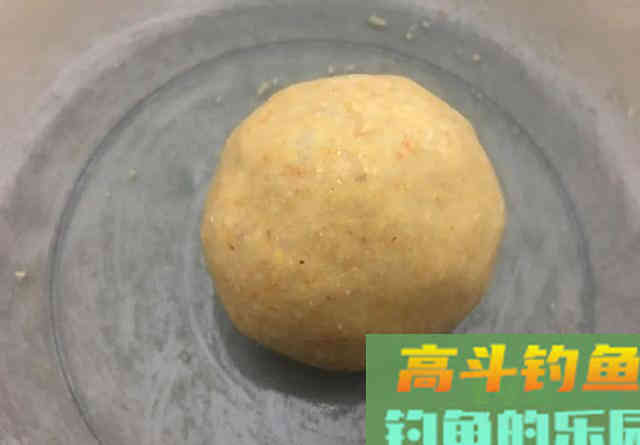 钓鲤鱼别总是用玉米，试试这种饵，廉价又有效