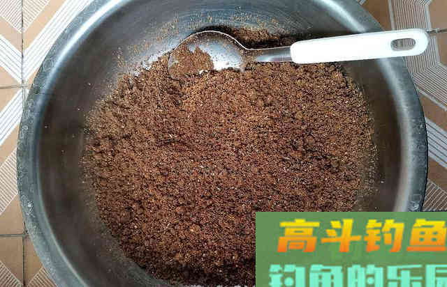 加蜂蜜能防止饵料变质？事实正相反，