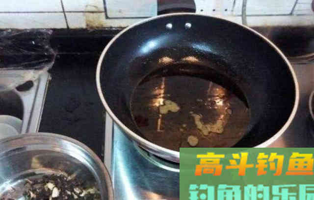 钓鱼中的两种油，在钓饵中广泛使用效果好