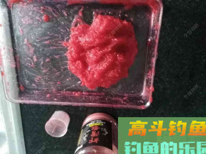 制作虾饵备战初冬钓鲫