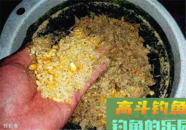 饵料搭配有技巧，空军一般都乱搭