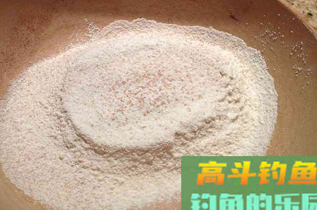 无意间得到的鱼饵配方，喷点花露水效果更强