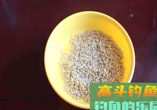 要想板鲫连竿，拥有这款自制麦粒饵，就能满足你