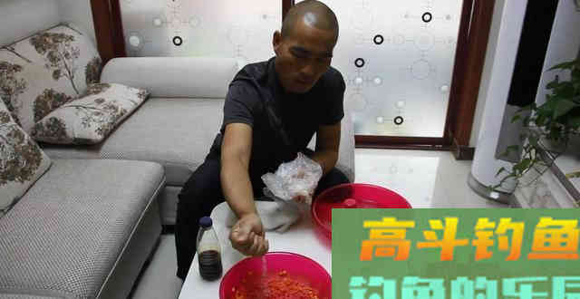 夏天想野钓大鱼，配一份这种自制饵吧