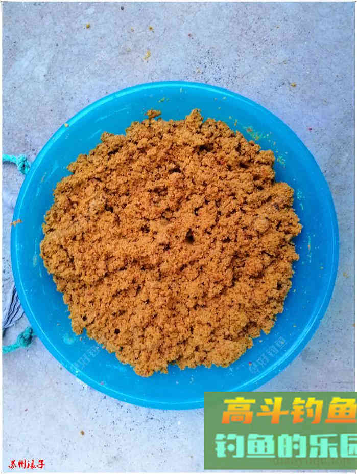 夏天大鱼诱惑之搓饵，高手探讨饵料