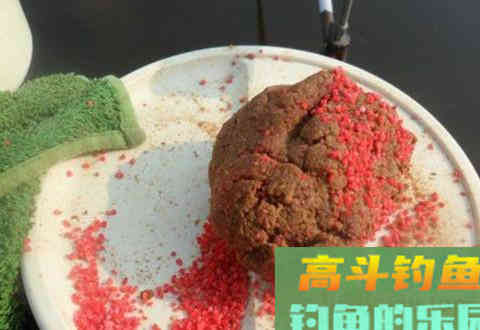 平常用的饵料里加一些什么能让诱鱼效果倍增？