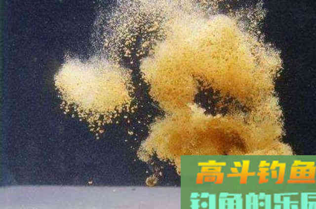 冬季野钓大鲫鱼时，可以代替钓鱼小药使用的一些辅料