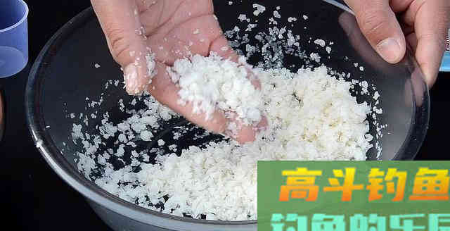 用鲫鱼饵料钓鲤鱼，3类粉饵有7种用法，结合春季钓