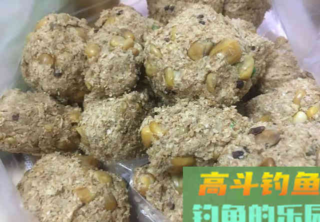它是钓草鱼的必备状态饵，好用又不贵