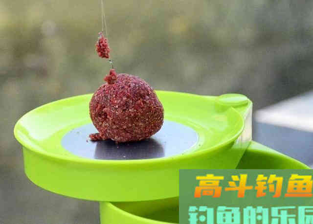 户外野钓大板鲫时，可以灵活搭配的一款饵料配方