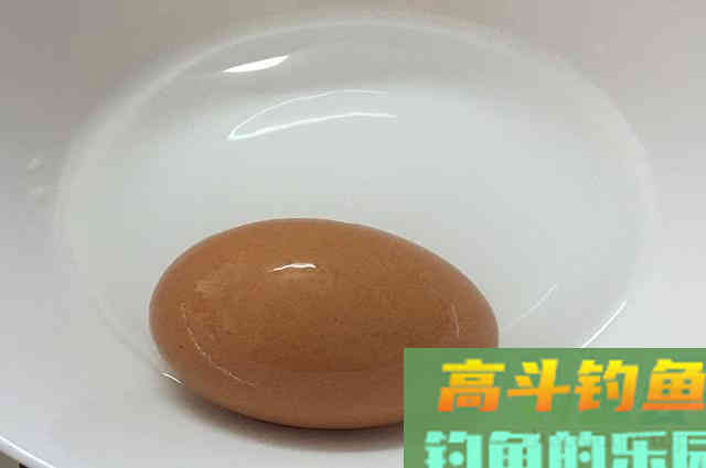 馒头加这些东西做饵料，钓鲫鱼有奇效，成本不到5块钱