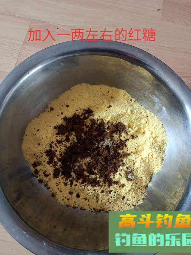 辽河海竿钓鲤鱼多年，玉米面最好用，附糟食饵配制步骤