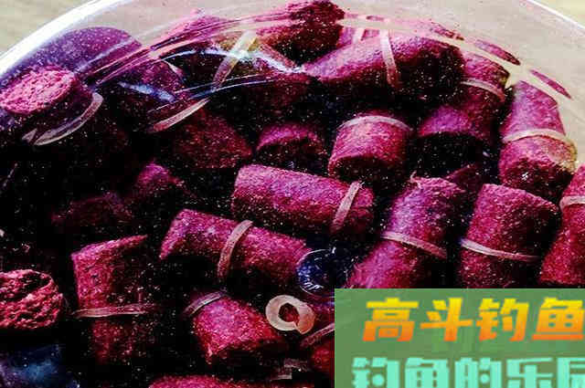 自制用颗粒加大米做的窝料，诱鱼快留鱼久