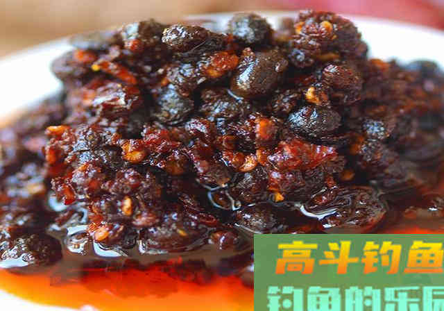 不慎把老干妈撒入窝料中，诱鱼力大增，渔获25斤