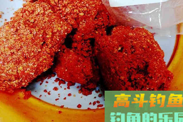 野钓鲫鱼饵料配方来袭，喜欢钓鱼的钓友别错过