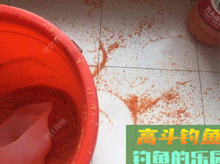 去年自制的打窝饵料，重新调配效果好