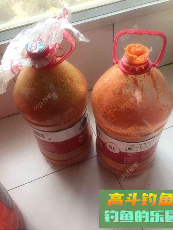 去年自制的打窝饵料，重新调配效果好