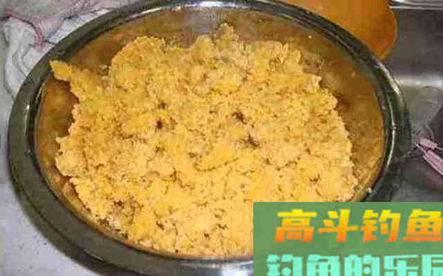 自制饵料加鸡蛋，竟让鲫鱼鲤鱼着了迷