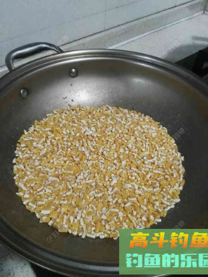 自制饵料配方分享，鲫鱼爆护不是问题