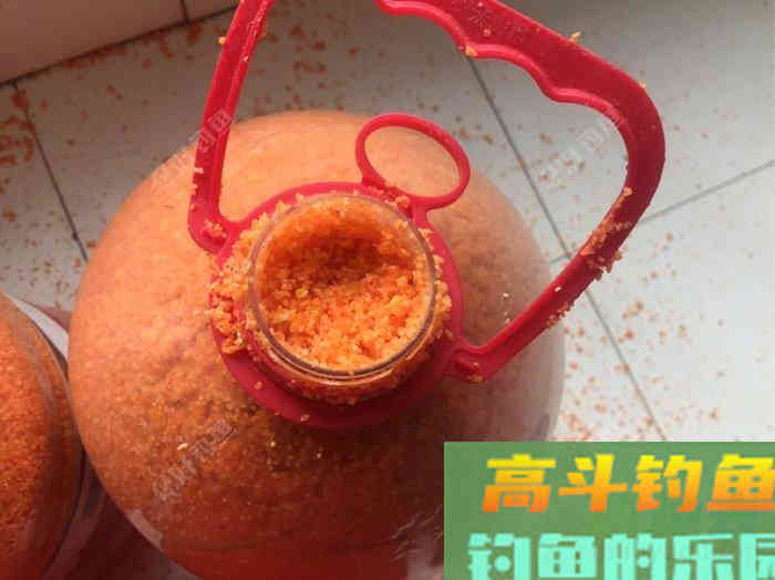 去年自制的打窝饵料，重新调配效果好