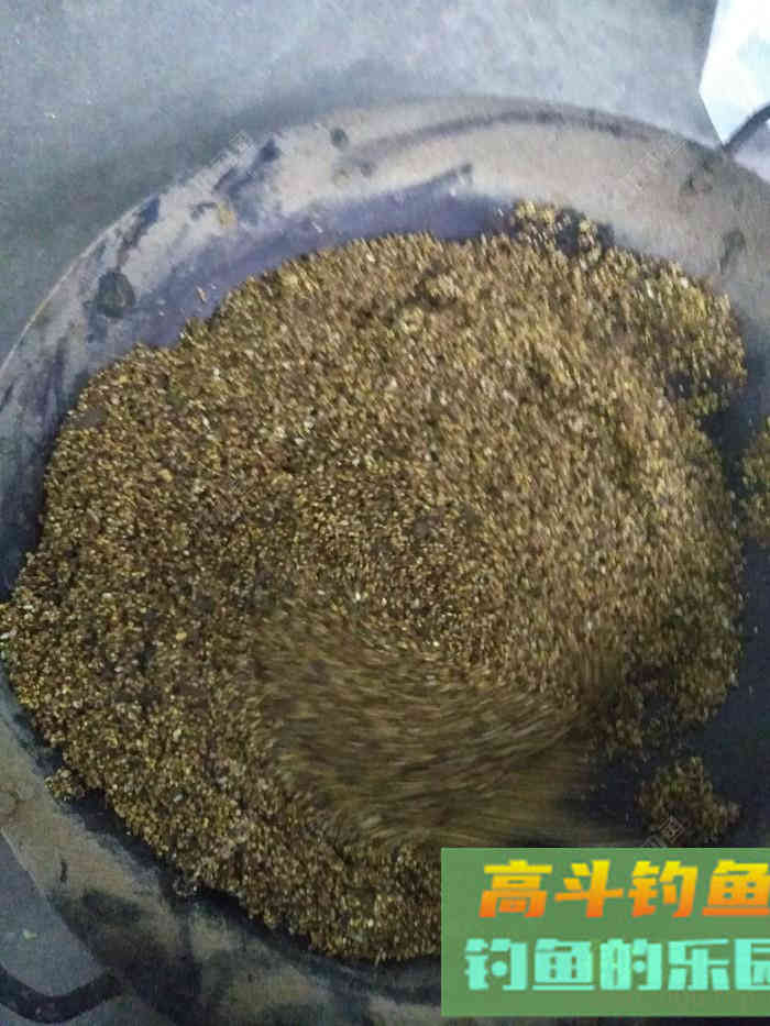 自制荞麦菜籽饼底窝料，香味相当浓郁