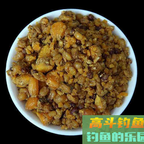制作玉米麦粒窝料，野钓收获大鱼又不闹小鱼