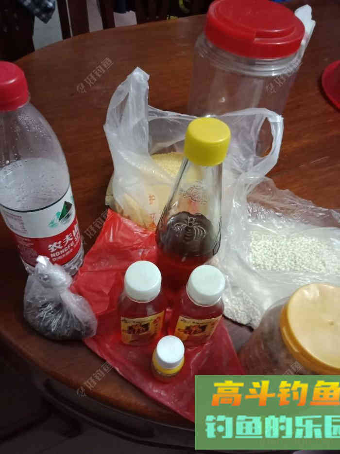 [制饵分享] 秘制野钓打窝料，试验成功