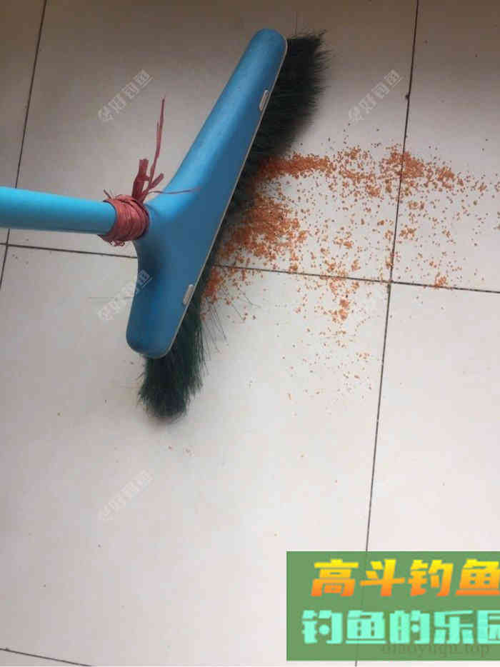 去年自制的打窝饵料，重新调配效果好