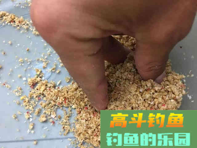 黑坑开散炮，如何配比，该如何上饵抛竿？自己经验