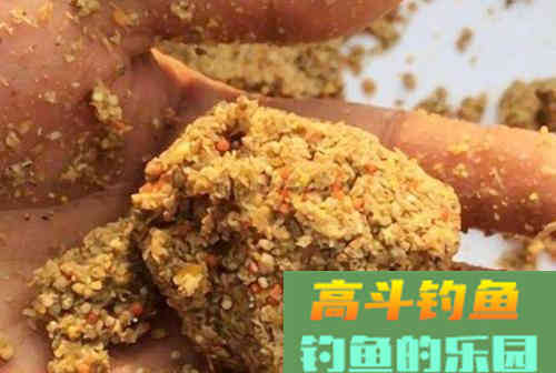 水库钓鱼打窝有方法，诱鱼不断是关键