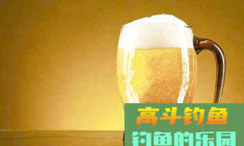 酒米窝料制作中应如何选择米和酒？