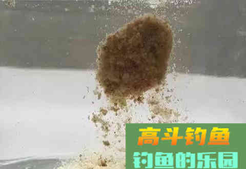 冬季钓鱼饵料状态都会关乎你的鱼获，这些知识你都知道吗？