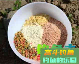 野钓水中无鱼，不妨试下这款饵料