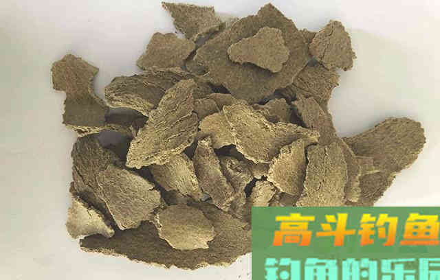 野钓用这款窝料打窝，窝内的鲤鱼草鱼不断