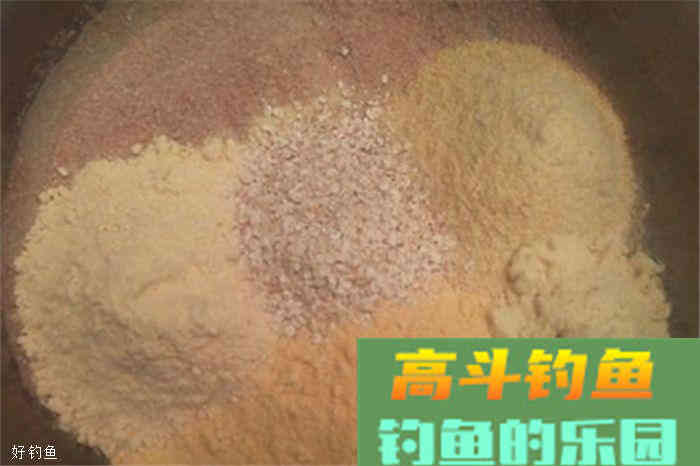 秋鱼肥美，气压和温度都OK，所以饵料搭配极其重要