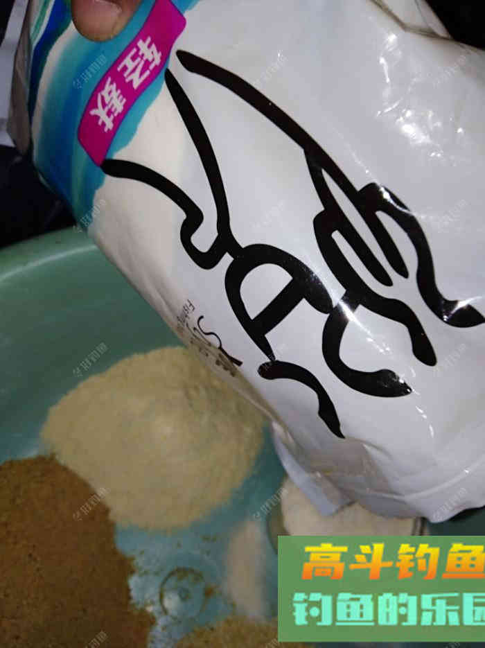 分享一款钓鲫鱼专用、纯谷物本味饵配方