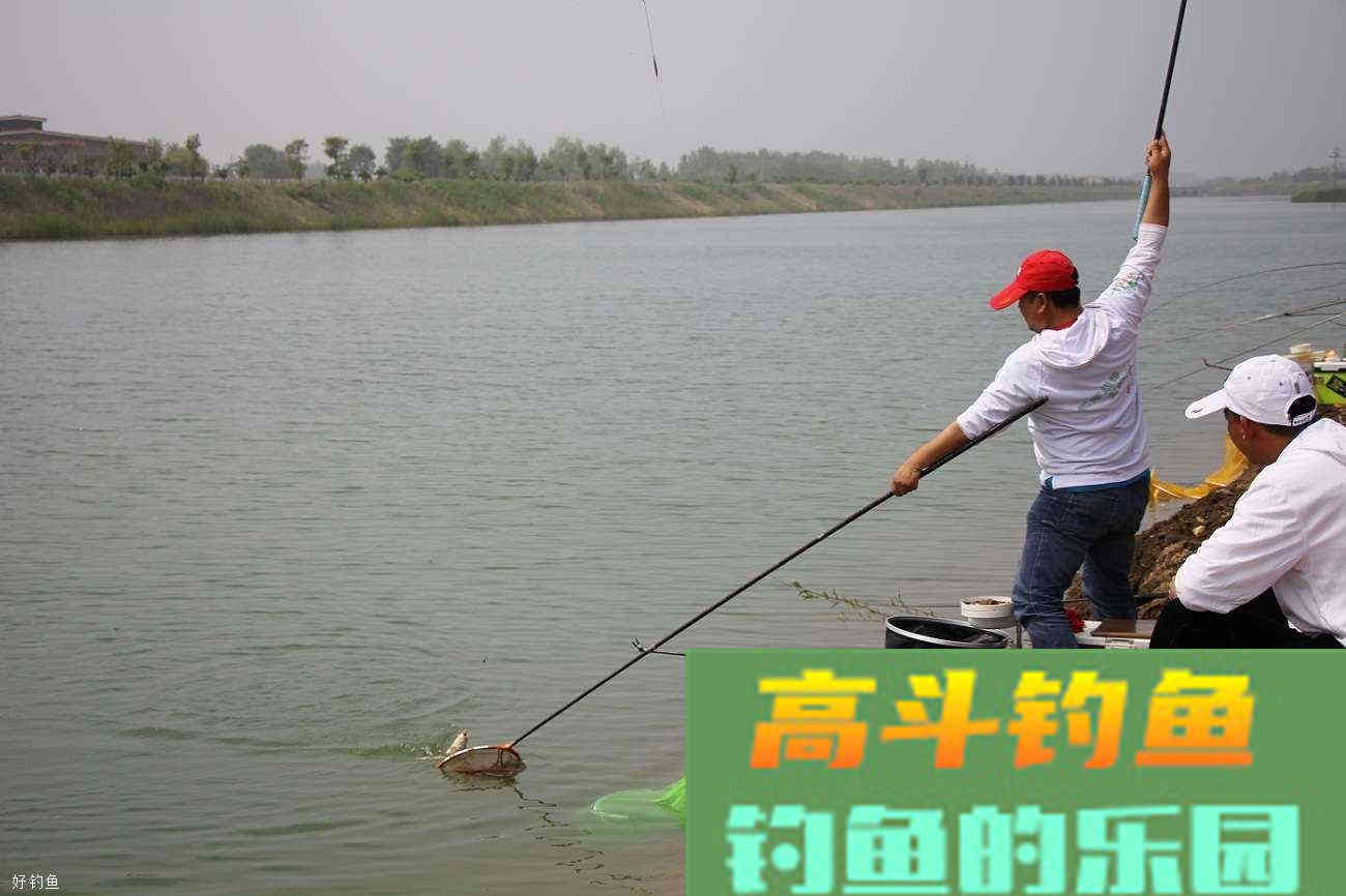 河流野钓时该如何使用散炮？