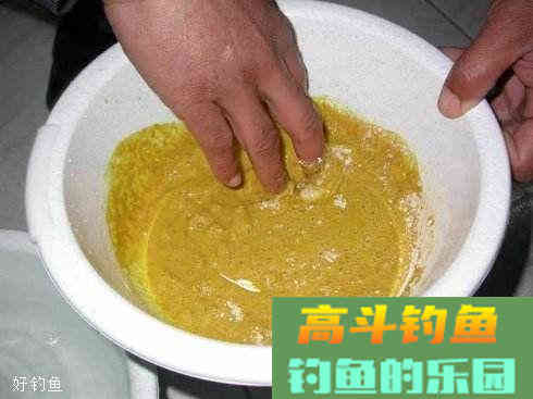 钓鱼新手一定要学的开饵技巧