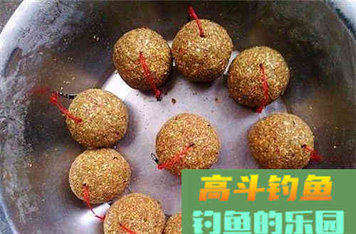 淡水钓鱼中何时开软饵，何时开硬饵？
