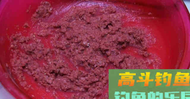 夏钓鲫鱼开这款饵，三饵一辅一怼即成